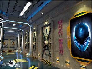 在高空旋转餐厅里打开一扇星际之门